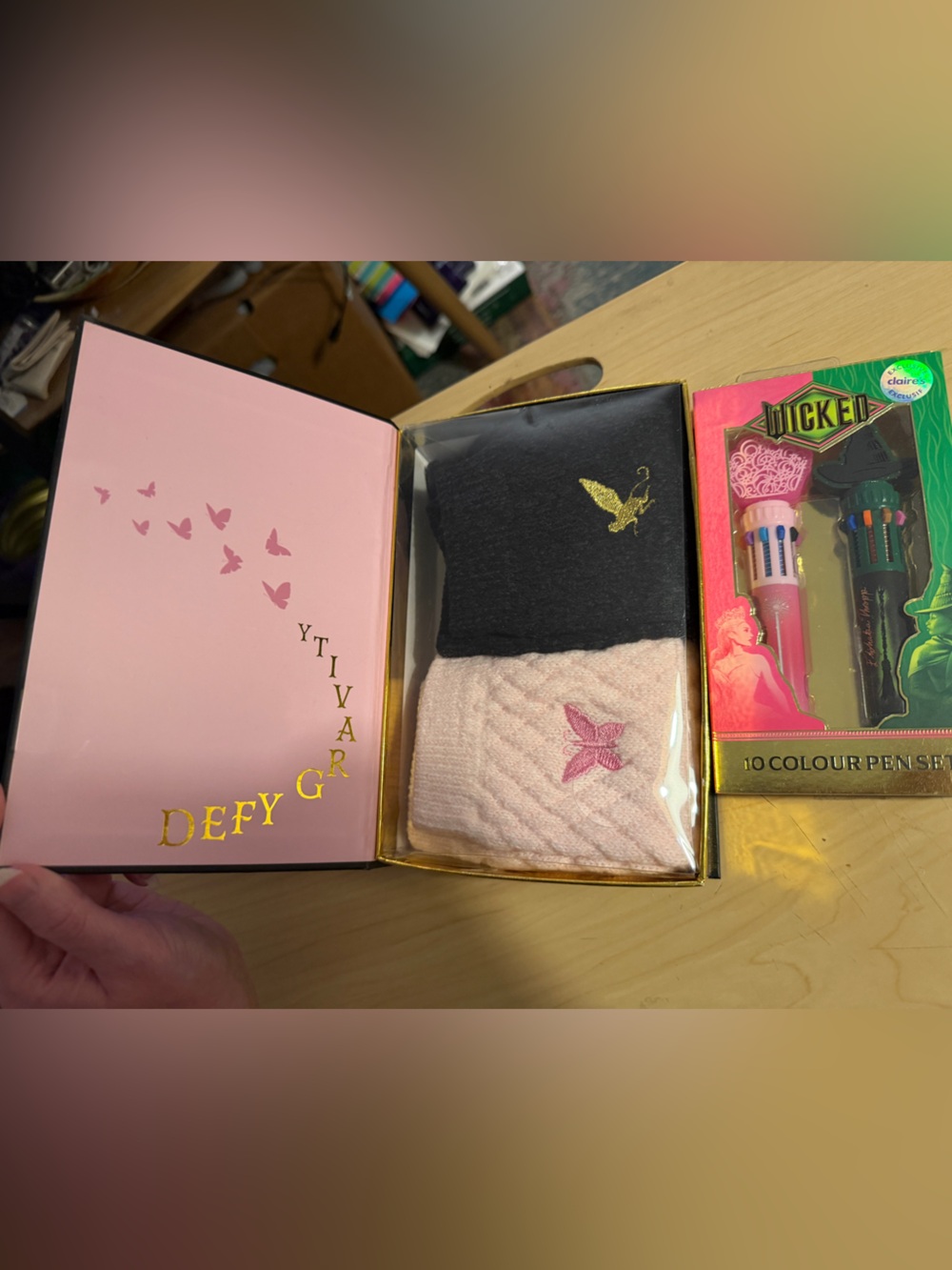 Wicked Knit Socks Set - Pink & Black and pen set